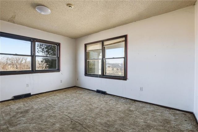 28414 S State Route Dd Highway, Harrisonville, MO 64701