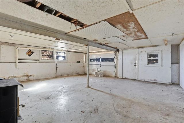 28414 S State Route Dd Highway, Harrisonville, MO 64701