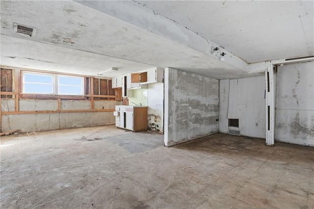 28414 S State Route Dd Highway, Harrisonville, MO 64701