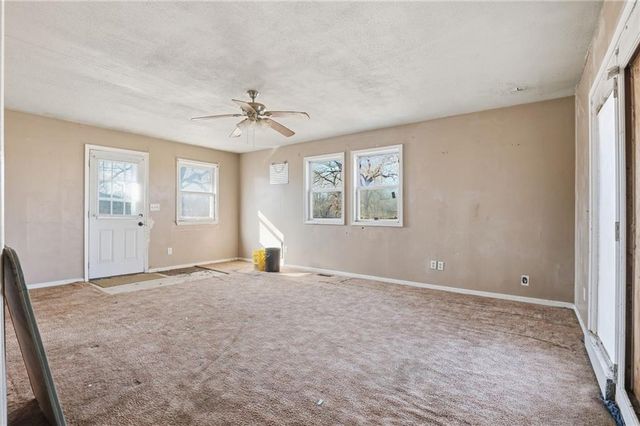 28414 S State Route Dd Highway, Harrisonville, MO 64701