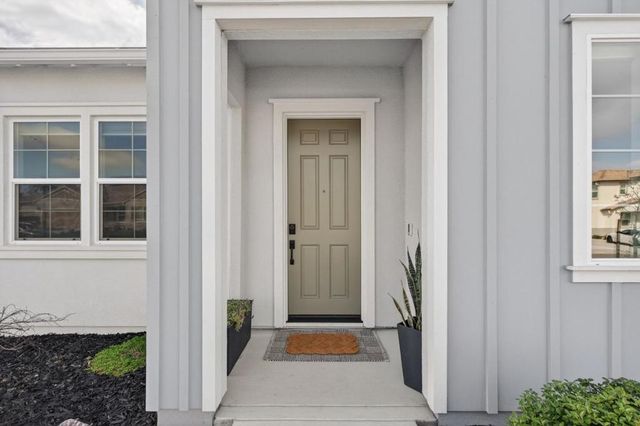 240 Scarlett Way, Hollister, CA 95023