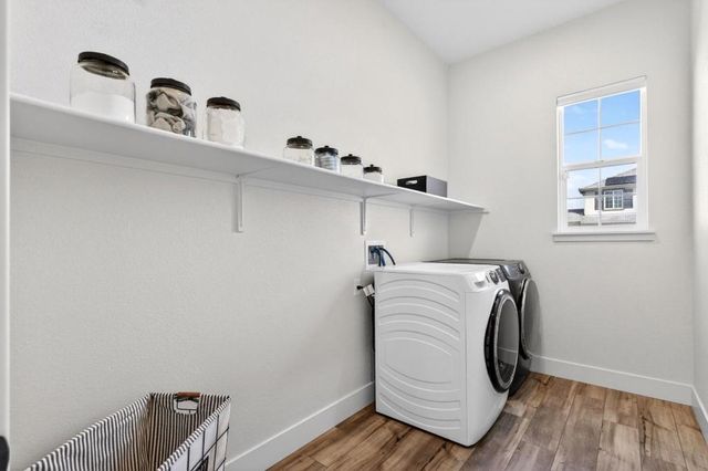 240 Scarlett Way, Hollister, CA 95023