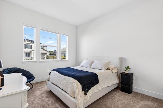 240 Scarlett Way, Hollister, CA 95023