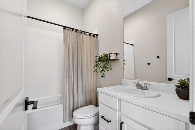 240 Scarlett Way, Hollister, CA 95023