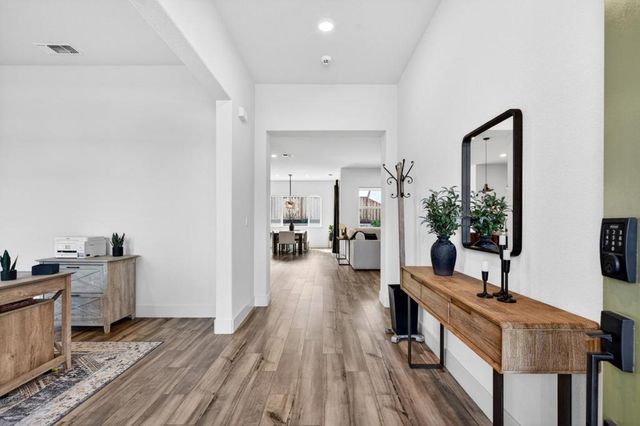 240 Scarlett Way, Hollister, CA 95023