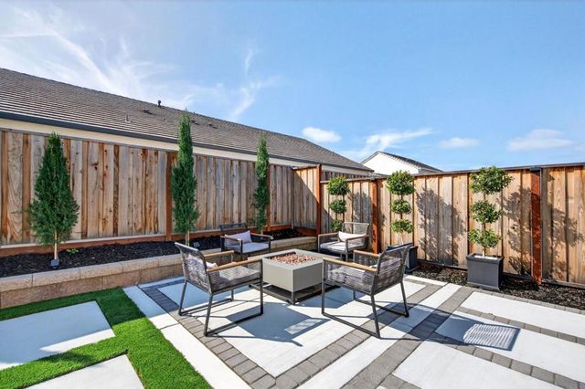 240 Scarlett Way, Hollister, CA 95023