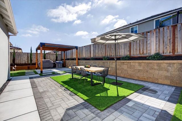 240 Scarlett Way, Hollister, CA 95023