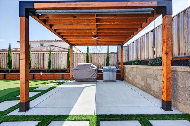 240 Scarlett Way, Hollister, CA 95023