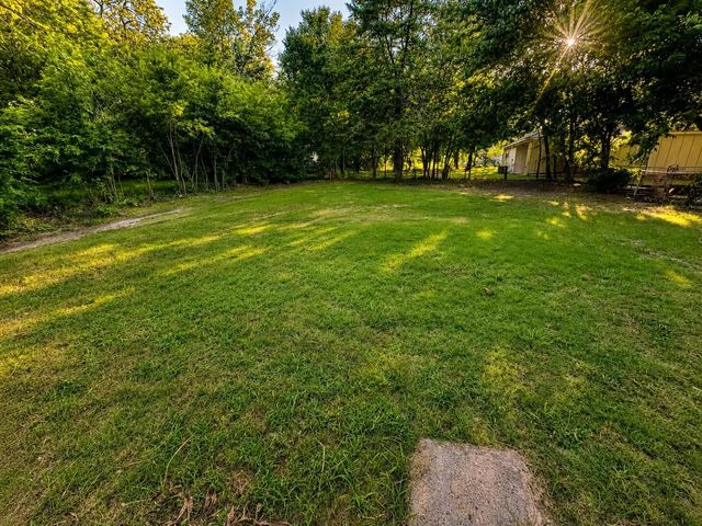 413 Gates Street, Bonham, TX 75418