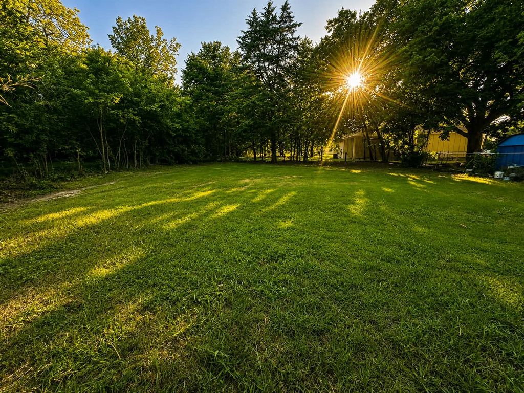 413 Gates Street, Bonham, TX 75418