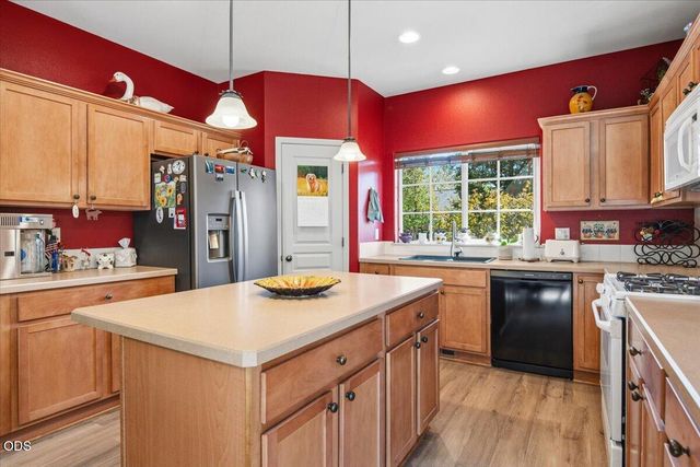 20652 White Dove Lane, Bend, OR 97702