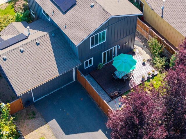 20652 White Dove Lane, Bend, OR 97702