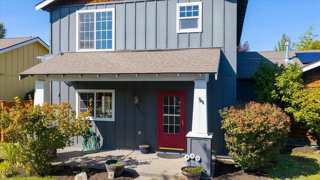 20652 White Dove Lane, Bend, OR 97702