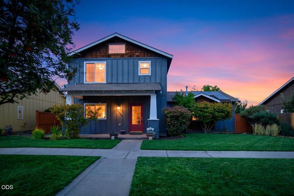 20652 White Dove Lane, Bend, OR 97702