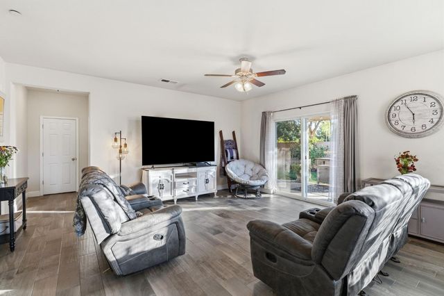 15717 W Botelho Avenue, Kerman, CA 93630