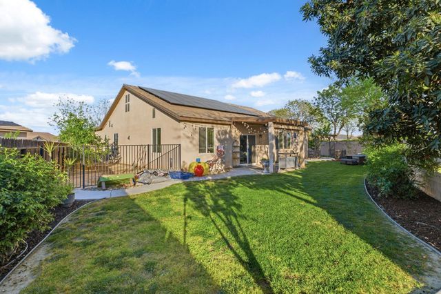 15717 W Botelho Avenue, Kerman, CA 93630