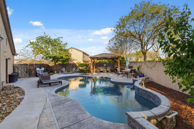 15717 W Botelho Avenue, Kerman, CA 93630