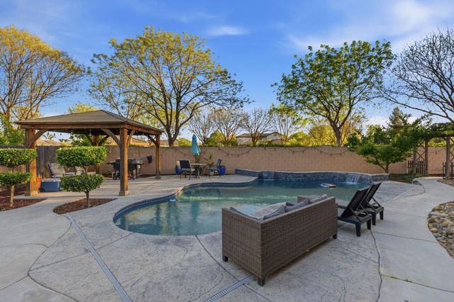 15717 W Botelho Avenue, Kerman, CA 93630
