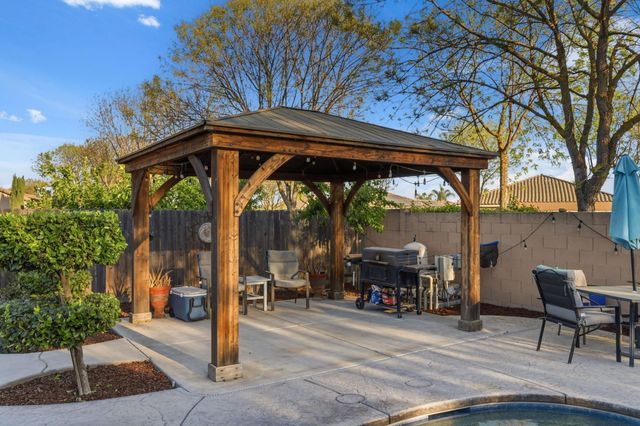 15717 W Botelho Avenue, Kerman, CA 93630