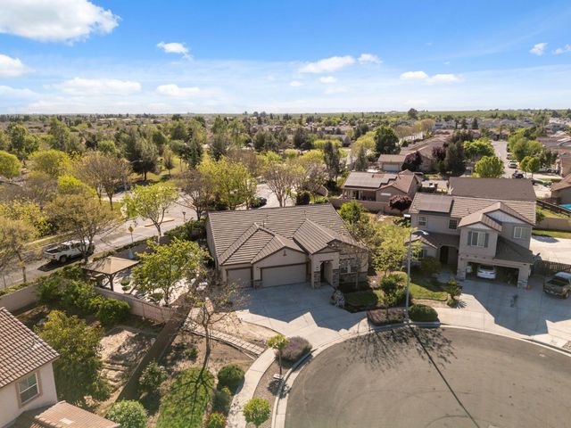 15717 W Botelho Avenue, Kerman, CA 93630