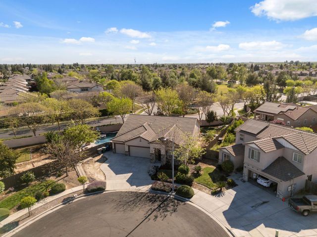 15717 W Botelho Avenue, Kerman, CA 93630