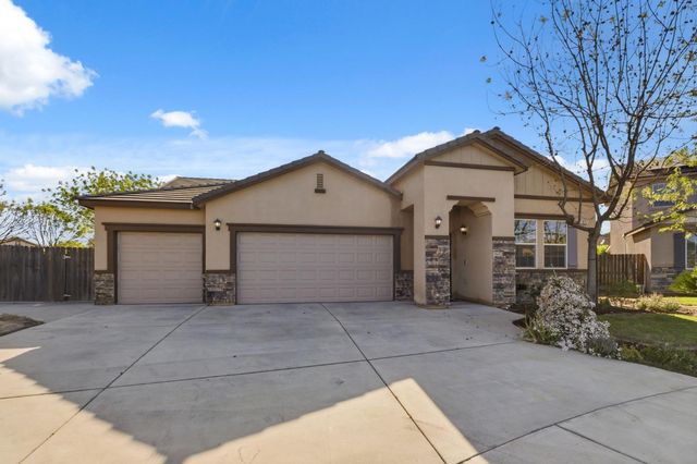 15717 W Botelho Avenue, Kerman, CA 93630