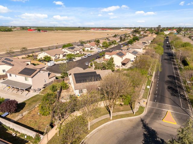 15717 W Botelho Avenue, Kerman, CA 93630