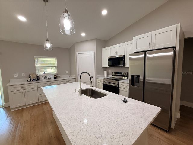2186 W G MARTINELLI BOULEVARD, Citrus Springs, FL 34434