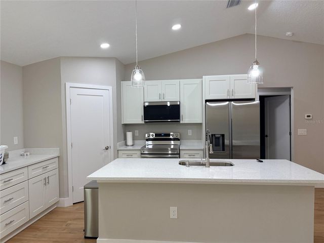 2186 W G MARTINELLI BOULEVARD, Citrus Springs, FL 34434