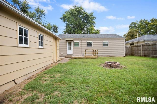 1657 SCHRADER Avenue, Springfield, IL 62702