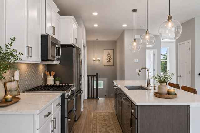 1546 Timberwood Lane, West Saint Paul, MN 55118