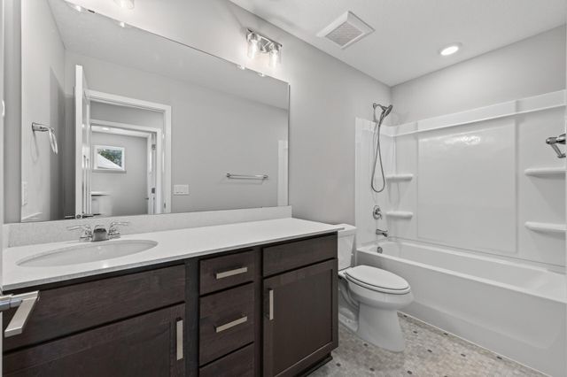 1546 Timberwood Lane, West Saint Paul, MN 55118