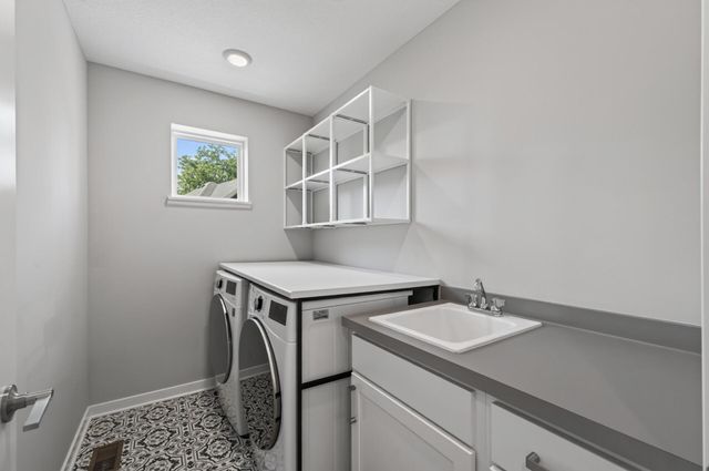 1546 Timberwood Lane, West Saint Paul, MN 55118