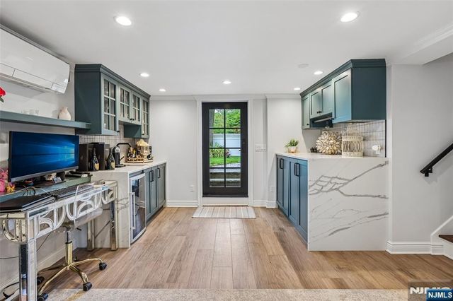 100 4th Avenue, Westwood, NJ 07675