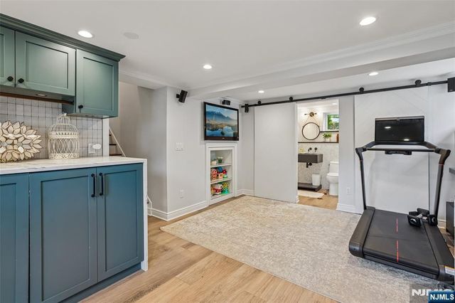 100 4th Avenue, Westwood, NJ 07675