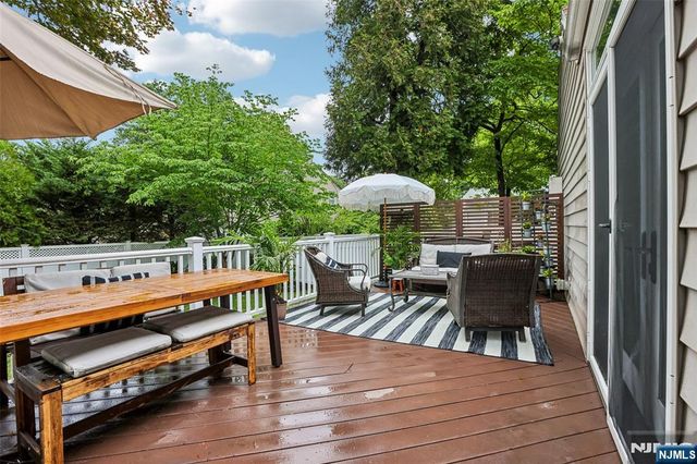100 4th Avenue, Westwood, NJ 07675