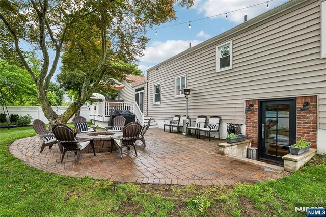 100 4th Avenue, Westwood, NJ 07675