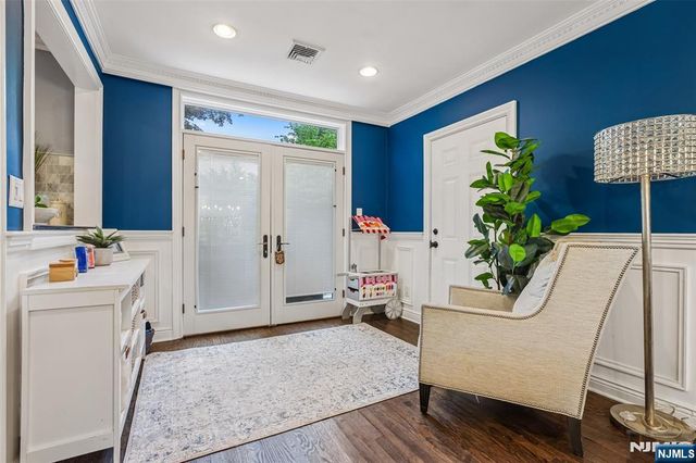 100 4th Avenue, Westwood, NJ 07675