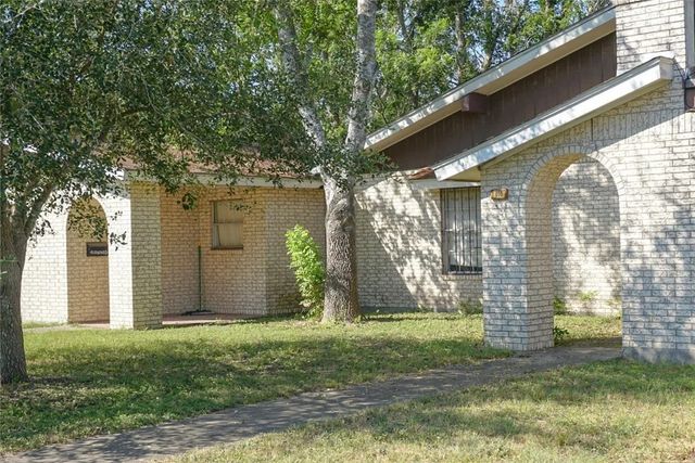 600 S Minnesota St, Beeville, TX 78102