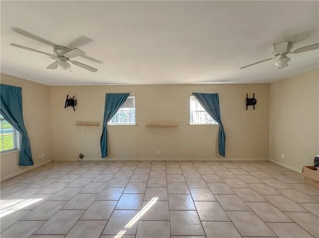 600 S Minnesota St, Beeville, TX 78102