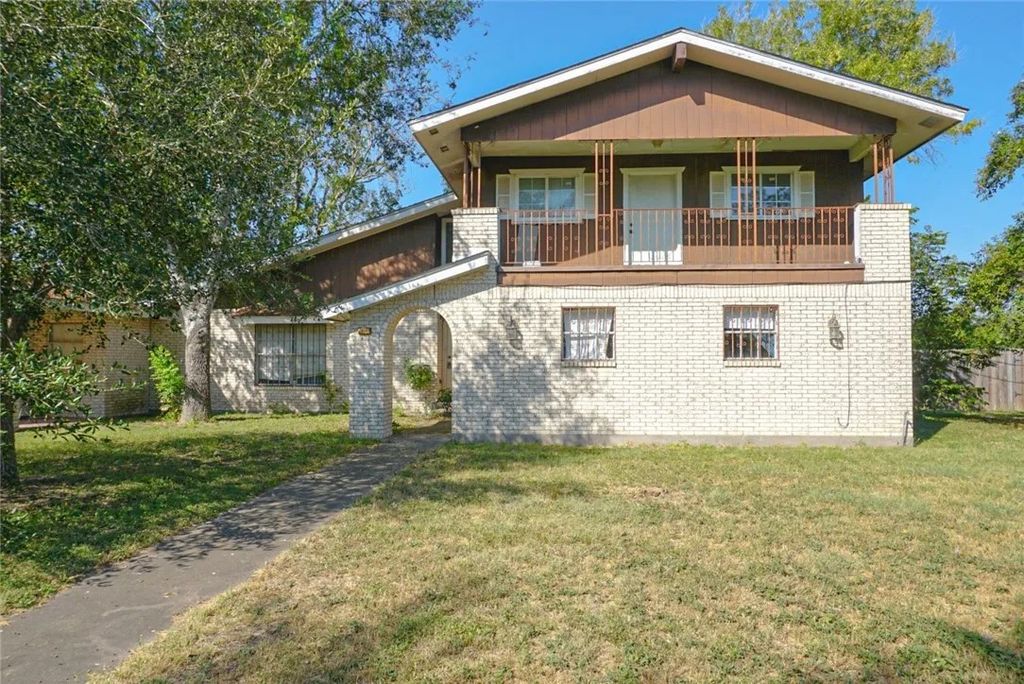 600 S Minnesota St, Beeville, TX 78102