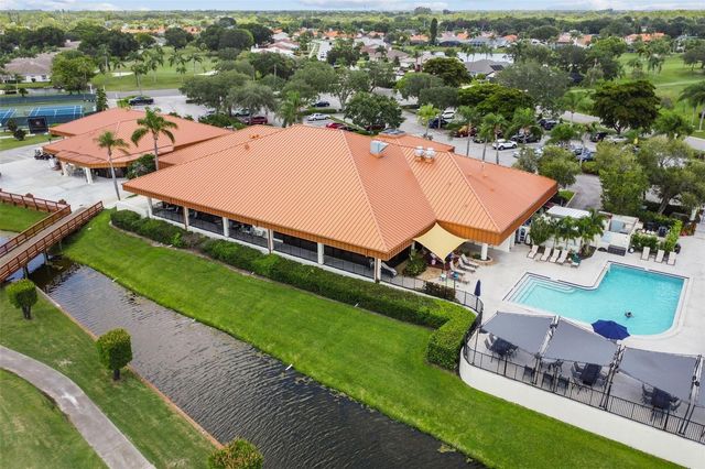 4327 MURFIELD DRIVE E, Bradenton, FL 34203