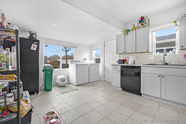 2807 E 3rd Street, Tulsa, OK 74104