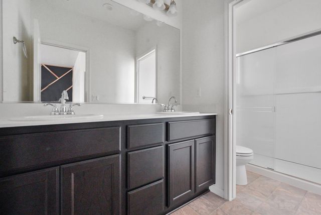 1974 Gus Villalta Dr, Los Banos, CA 93635