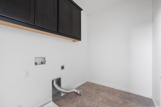 1974 Gus Villalta Dr, Los Banos, CA 93635