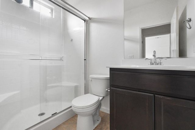 1974 Gus Villalta Dr, Los Banos, CA 93635