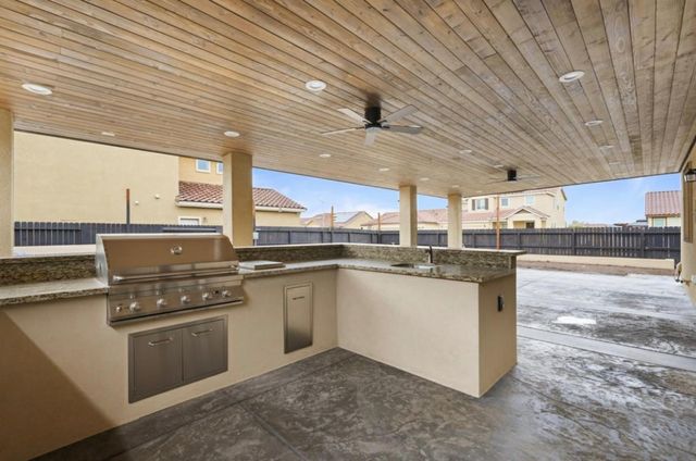 1974 Gus Villalta Dr, Los Banos, CA 93635