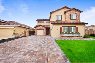 1974 Gus Villalta Dr, Los Banos, CA 93635