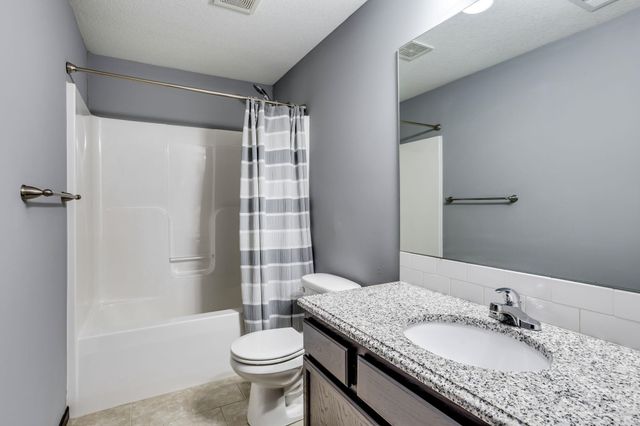 2730 N Woodridge St, Wichita, KS 67226