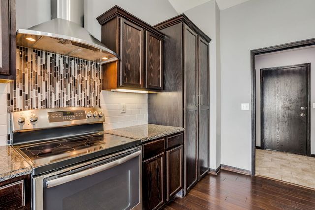 2730 N Woodridge St, Wichita, KS 67226